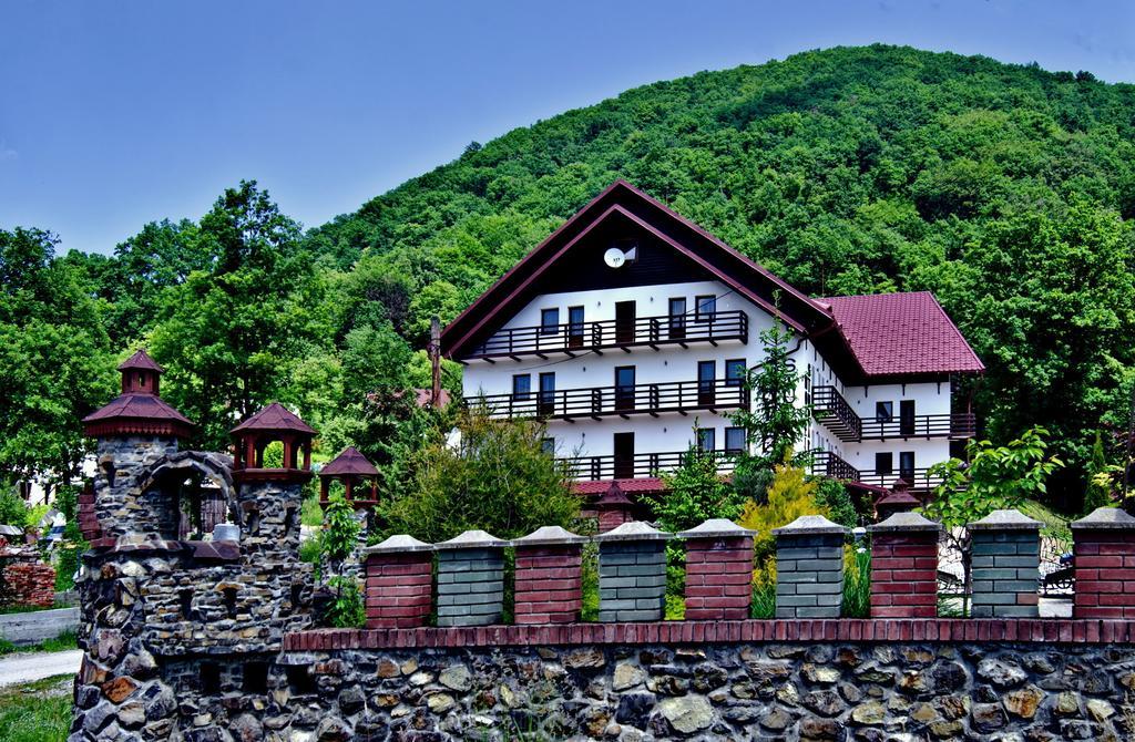 Stupari Hotel Шаян Екстериор снимка